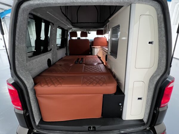 2017 T6 Transporter T28 SWB DSG Highline - Image 9