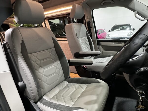 2019 VW Transporter T6 T32 150BHP Euro6 LWB Highline (Inc VAT) - Image 26