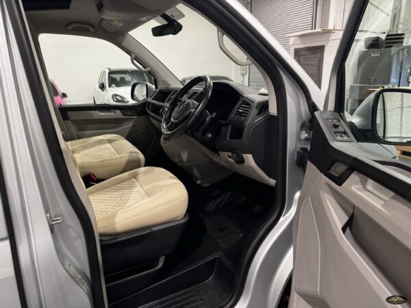 2018 VW Transporter T6 T32 150BHP Euro6 DSG SWB Highline (NO VAT) - Image 21