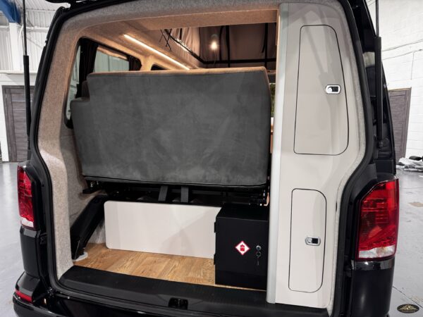 2020 VW Transporter T6.1 T32 150BHP Euro6 6sp Manual SWB - Image 17