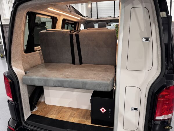 2020 VW Transporter T6.1 T32 150BHP Euro6 6sp Manual SWB - Image 18