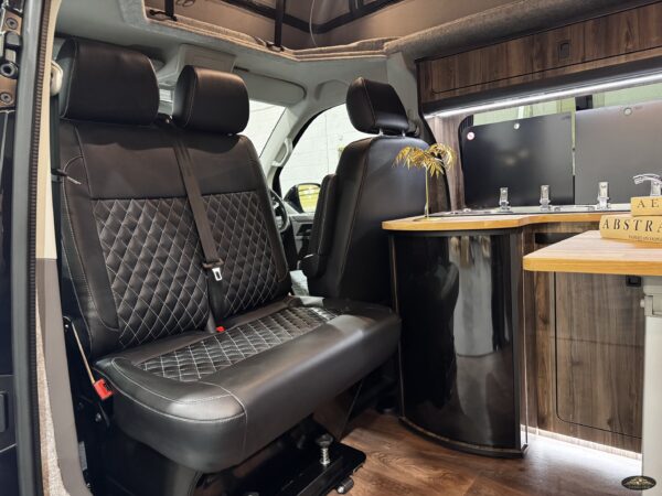2021 VW Transporter T6.1 Highline T30 150BHP Euro6 7sp DSG SWB - Image 11