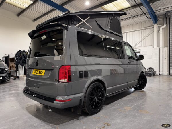 2021 VW Transporter T6.1 T32 4motion 204BHP Euro6 7sp DSG SWB - Image 6