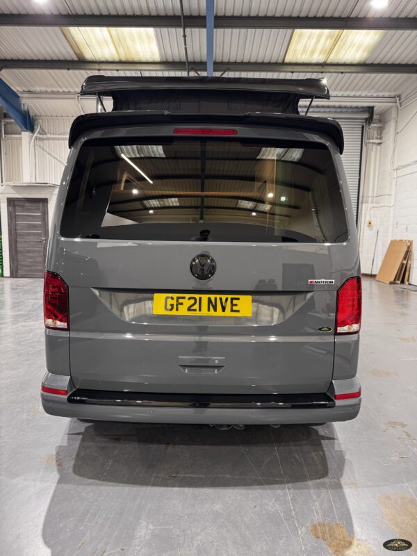 2021 VW Transporter T6.1 T32 4motion 204BHP Euro6 7sp DSG SWB - Image 7