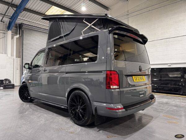 2021 VW Transporter T6.1 T32 4motion 204BHP Euro6 7sp DSG SWB - Image 8