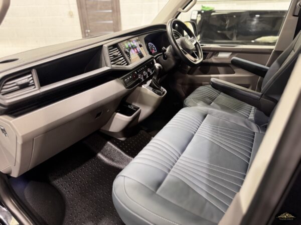 2022 VW Transporter T6.1 T32 150BHP Euro6 7sp DSG LWB - Image 21