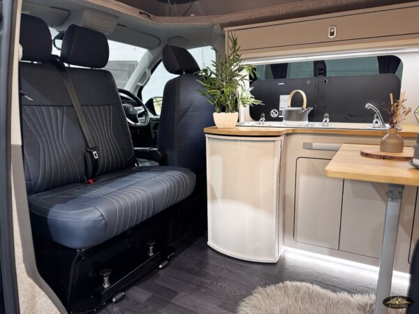 2022 VW Transporter T6.1 T32 150BHP Euro6 7sp DSG LWB - Image 27