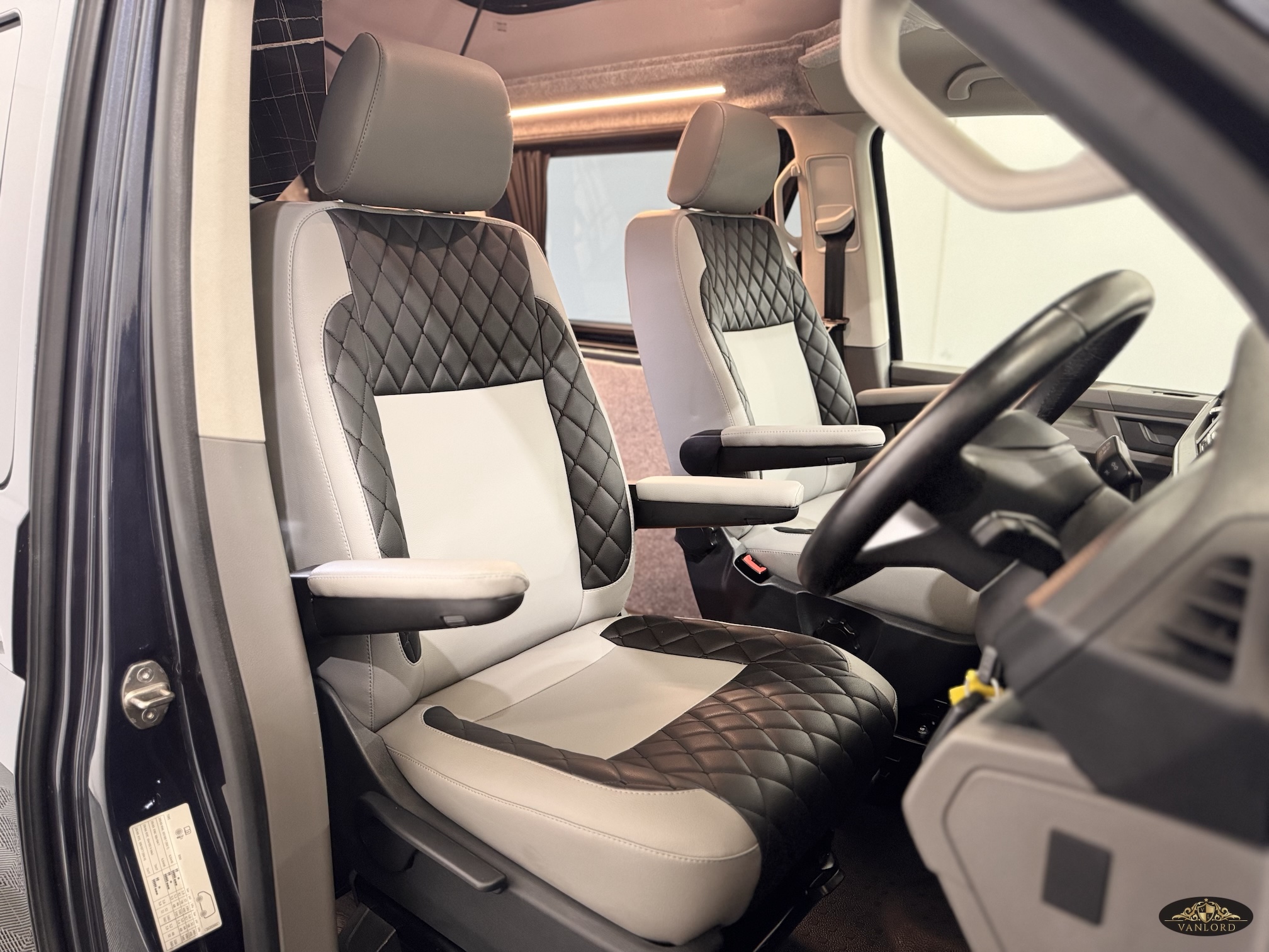 2020 VW Transporter T6.1 T32 110BHP Euro6 5sp Manual SWB - Image 10