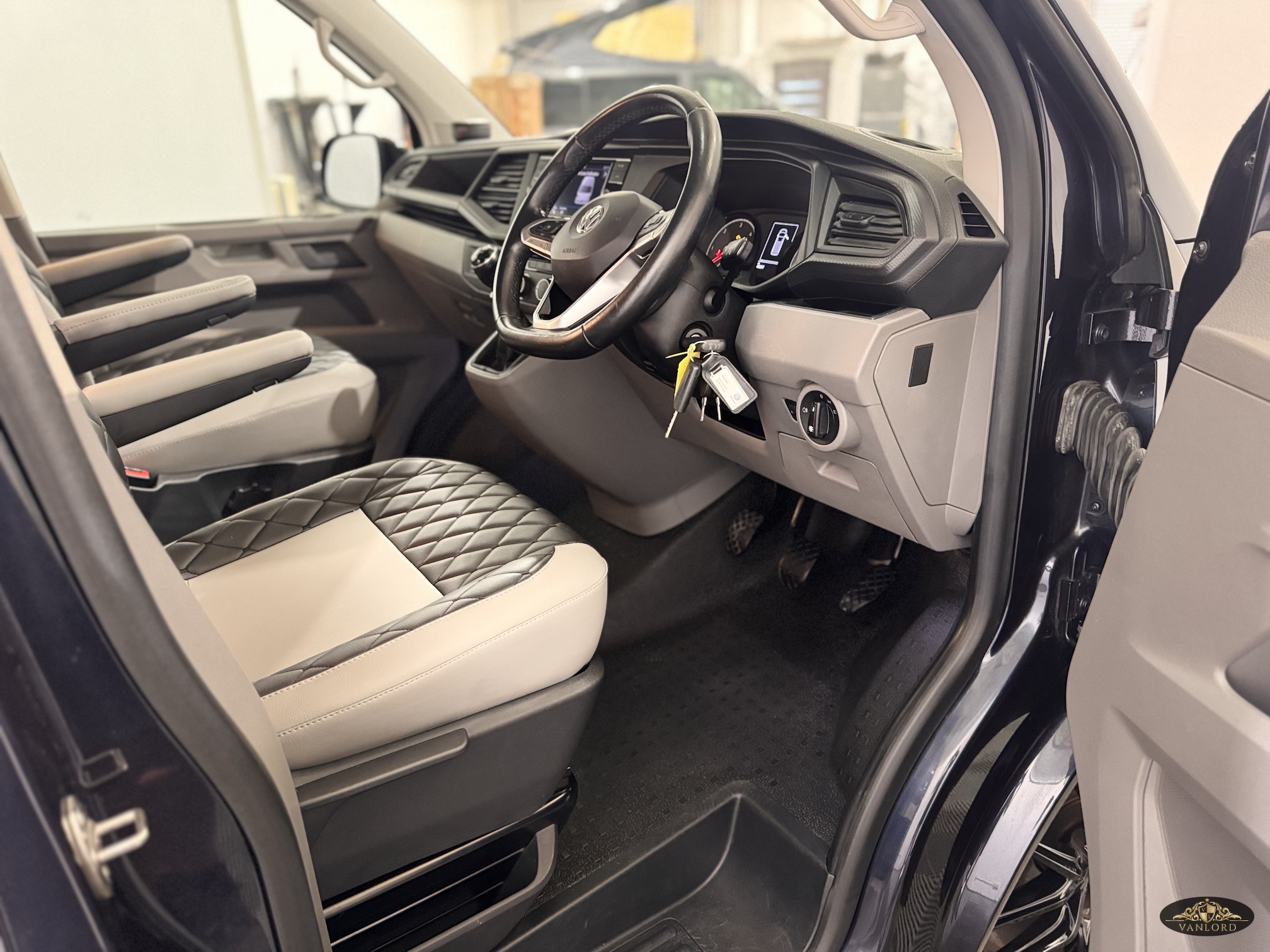 2020 VW Transporter T6.1 T32 110BHP Euro6 5sp Manual SWB - Image 11