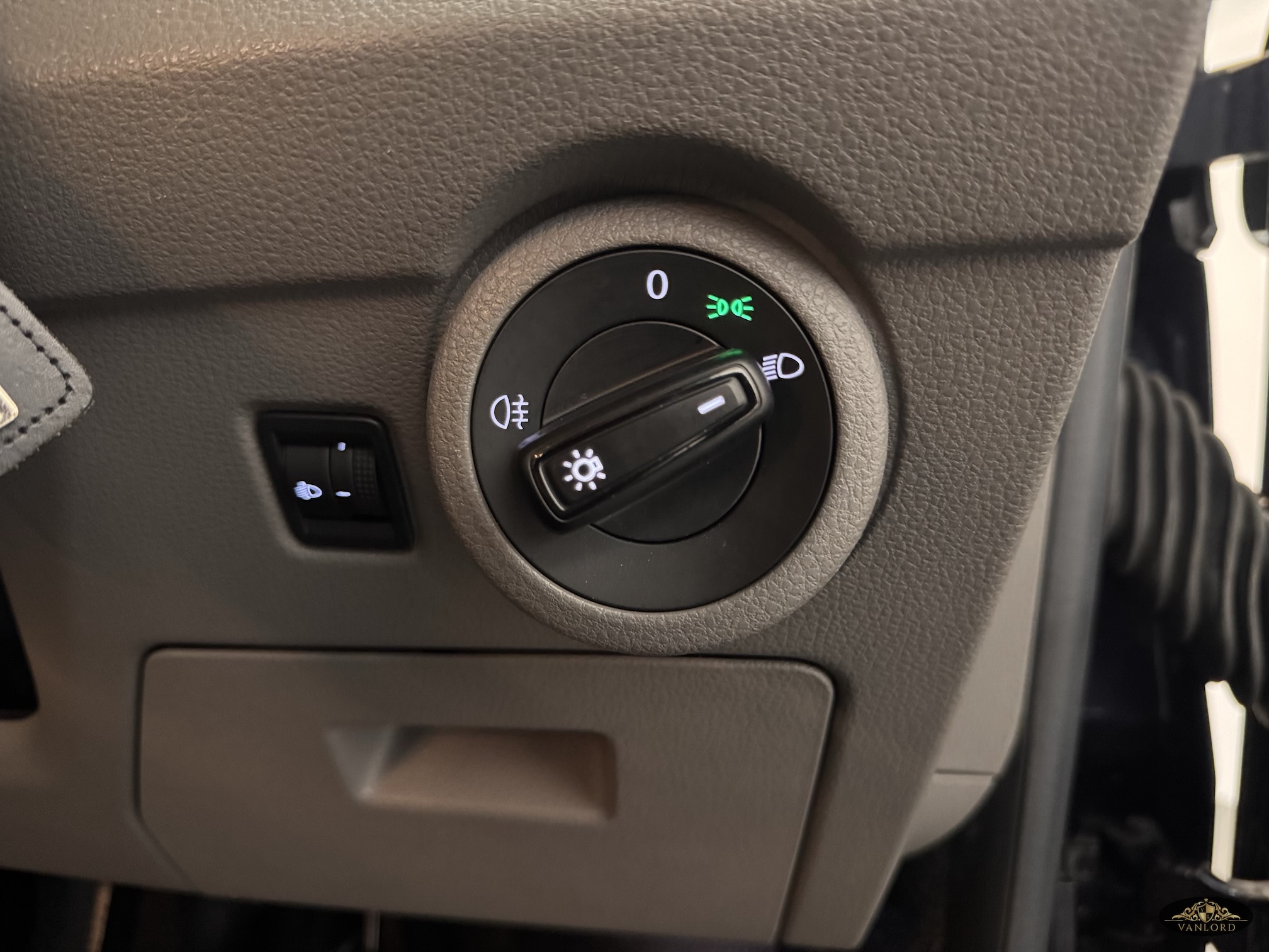 2020 VW Transporter T6.1 T32 110BHP Euro6 5sp Manual SWB - Image 14