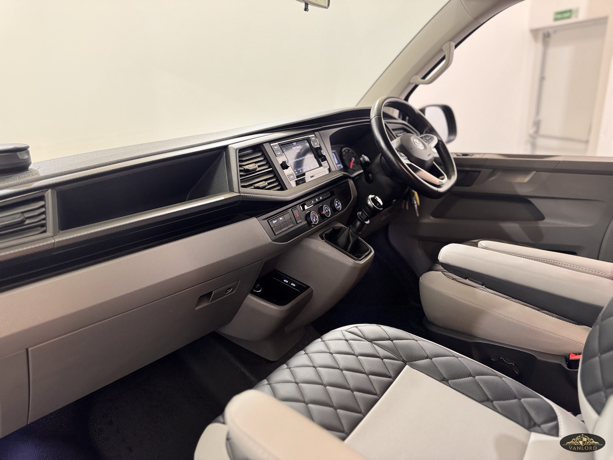 2020 VW Transporter T6.1 T32 110BHP Euro6 5sp Manual SWB - Image 23