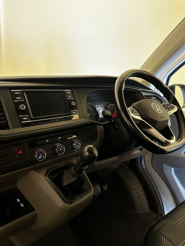 2021 VW Transporter T6.1 T32 150BHP Euro6 6sp Manual LWB - Image 19