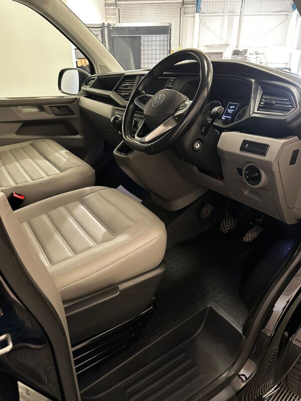 2021 VW Transporter T6.1 T32 110BHP Euro6 5sp Manual SWB - Image 9