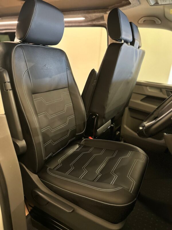 2021 VW Transporter T6.1 T32 150BHP Euro6 6sp Manual LWB - Image 8