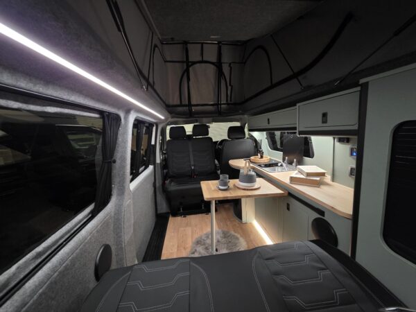 2021 VW Transporter T6.1 T32 150BHP Euro6 6sp Manual LWB - Image 23