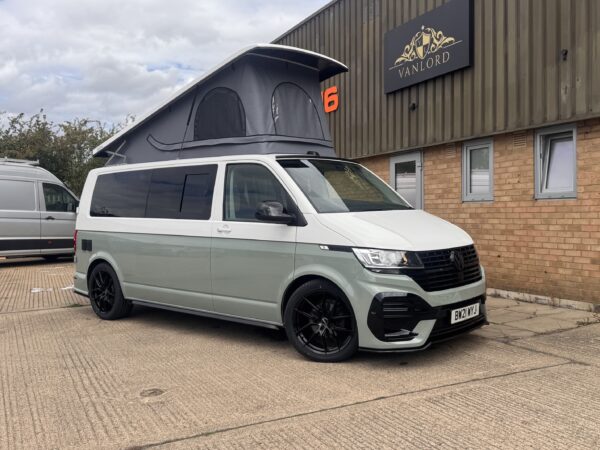 2021 VW Transporter T6.1 T32 150BHP Euro6 6sp Manual LWB - Image 3