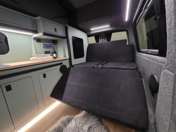 2021 VW Transporter T6.1 T32 150BHP Euro6 6sp Manual LWB - Image 31