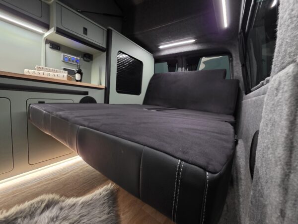 2021 VW Transporter T6.1 T32 150BHP Euro6 6sp Manual LWB - Image 33