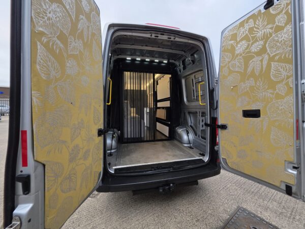 2018 VW Crafter CR35 140BHP Euro6 6sp Manual L3H3 Removable Camper Pod - Image 45
