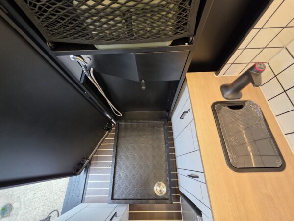2018 VW Crafter CR35 140BHP Euro6 6sp Manual L3H3 Removable Camper Pod - Image 33