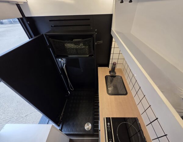 2018 VW Crafter CR35 140BHP Euro6 6sp Manual L3H3 Removable Camper Pod - Image 31
