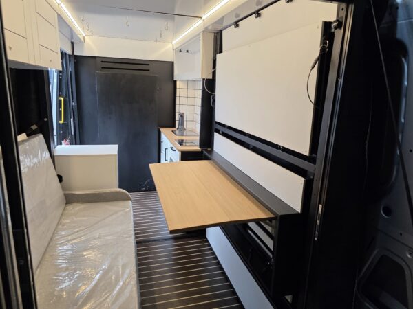 2018 VW Crafter CR35 140BHP Euro6 6sp Manual L3H3 Removable Camper Pod - Image 38