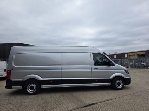 2018 VW Crafter CR35 140BHP Euro6 6sp Manual L3H3 Removable Camper Pod - Image 4