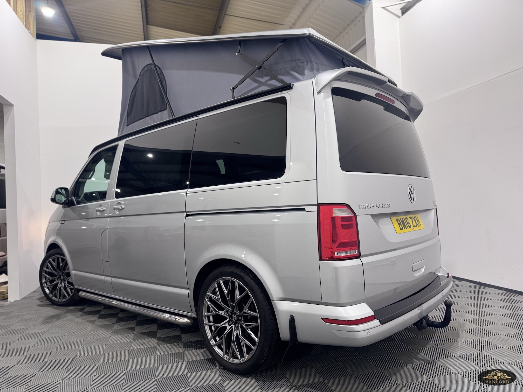 2016 VW Transporter T6 Highline Camper T28 5Sp Manual 102BHP Euro6 SWB - Image 8