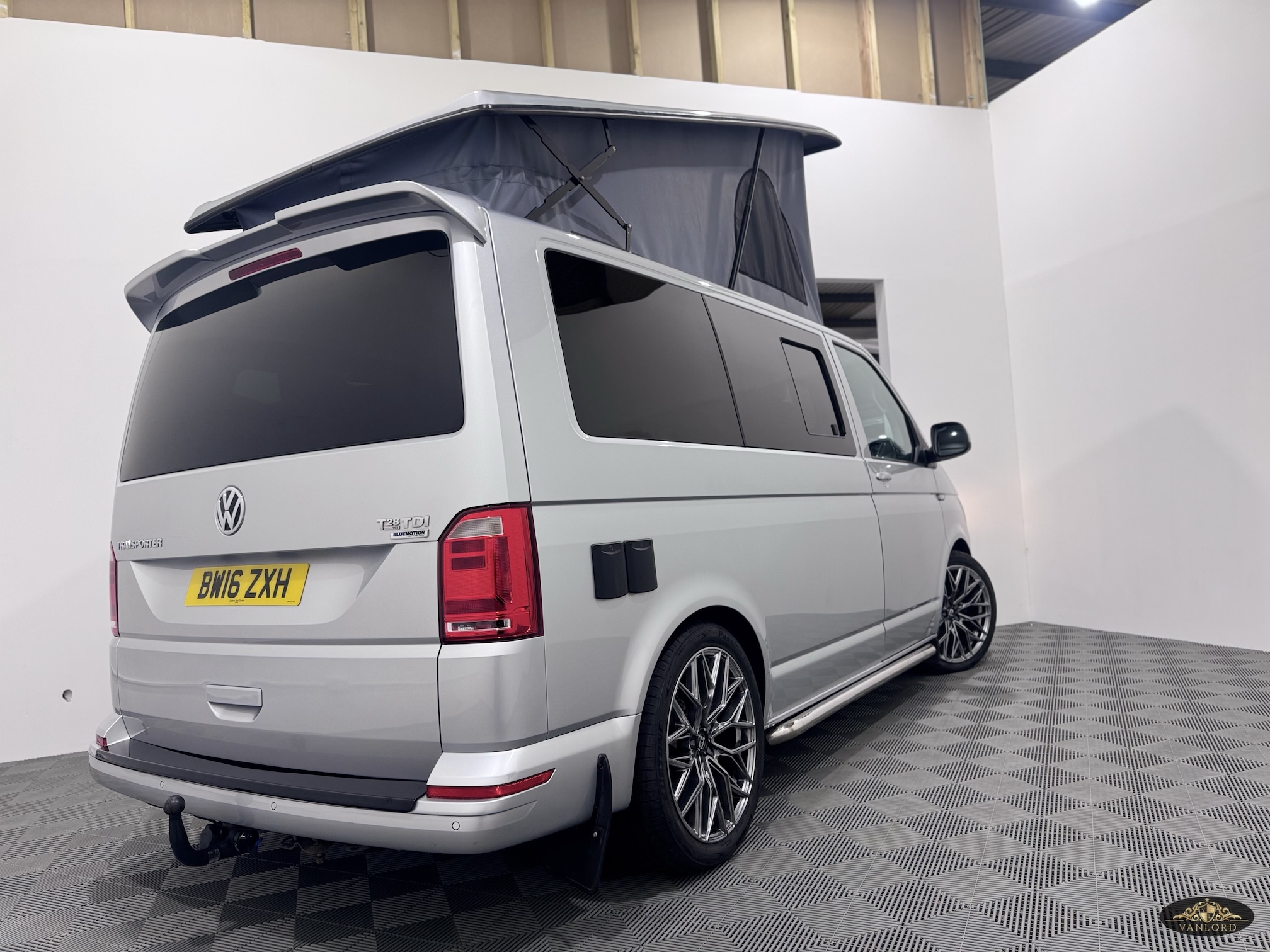 2016 VW Transporter T6 Highline Camper T28 5Sp Manual 102BHP Euro6 SWB - Image 6