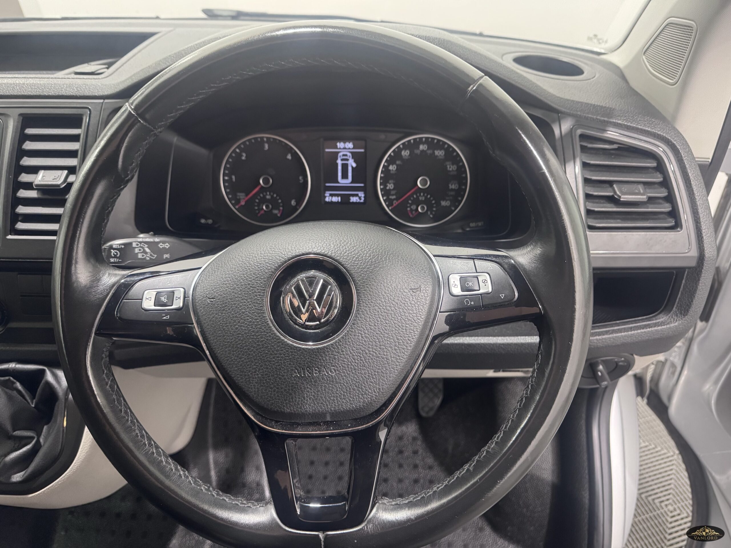 2016 VW Transporter T6 Highline Camper T28 5Sp Manual 102BHP Euro6 SWB - Image 15