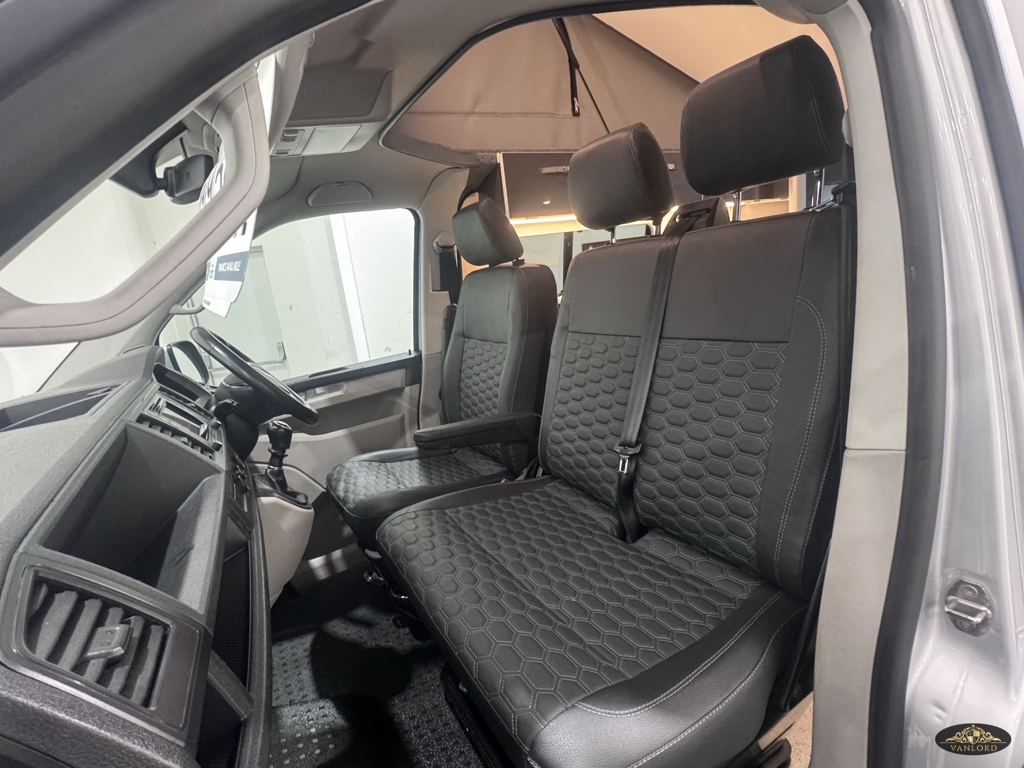 2016 VW Transporter T6 Highline Camper T28 5Sp Manual 102BHP Euro6 SWB - Image 20