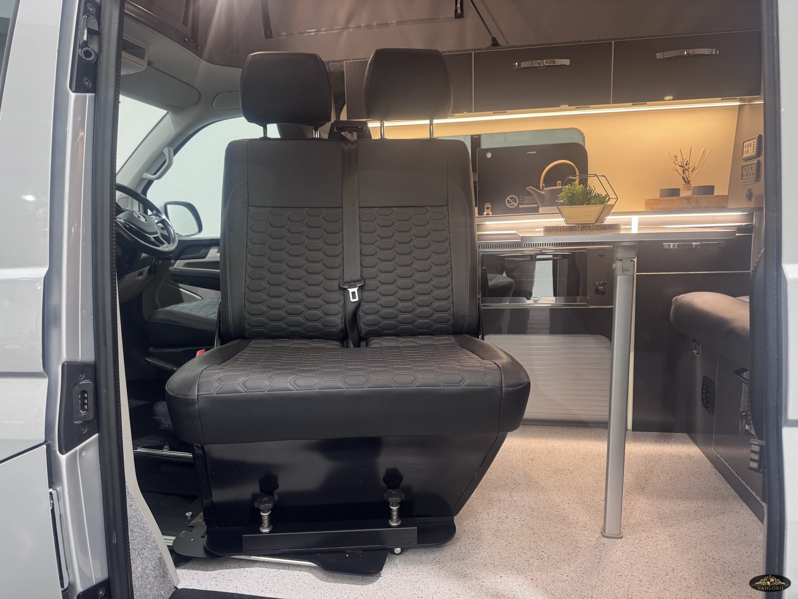 2016 VW Transporter T6 Highline Camper T28 5Sp Manual 102BHP Euro6 SWB - Image 22