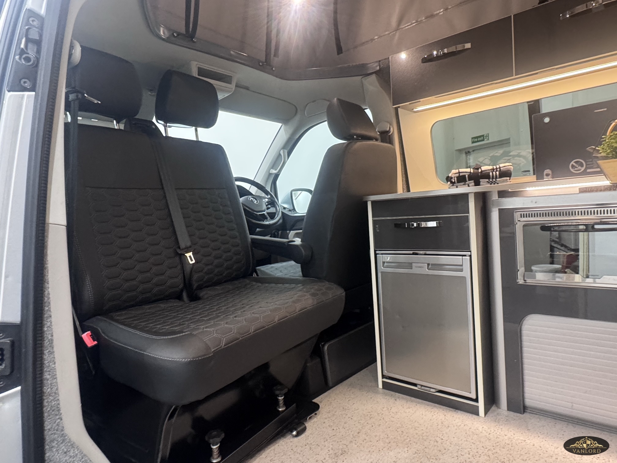 2016 VW Transporter T6 Highline Camper T28 5Sp Manual 102BHP Euro6 SWB - Image 24