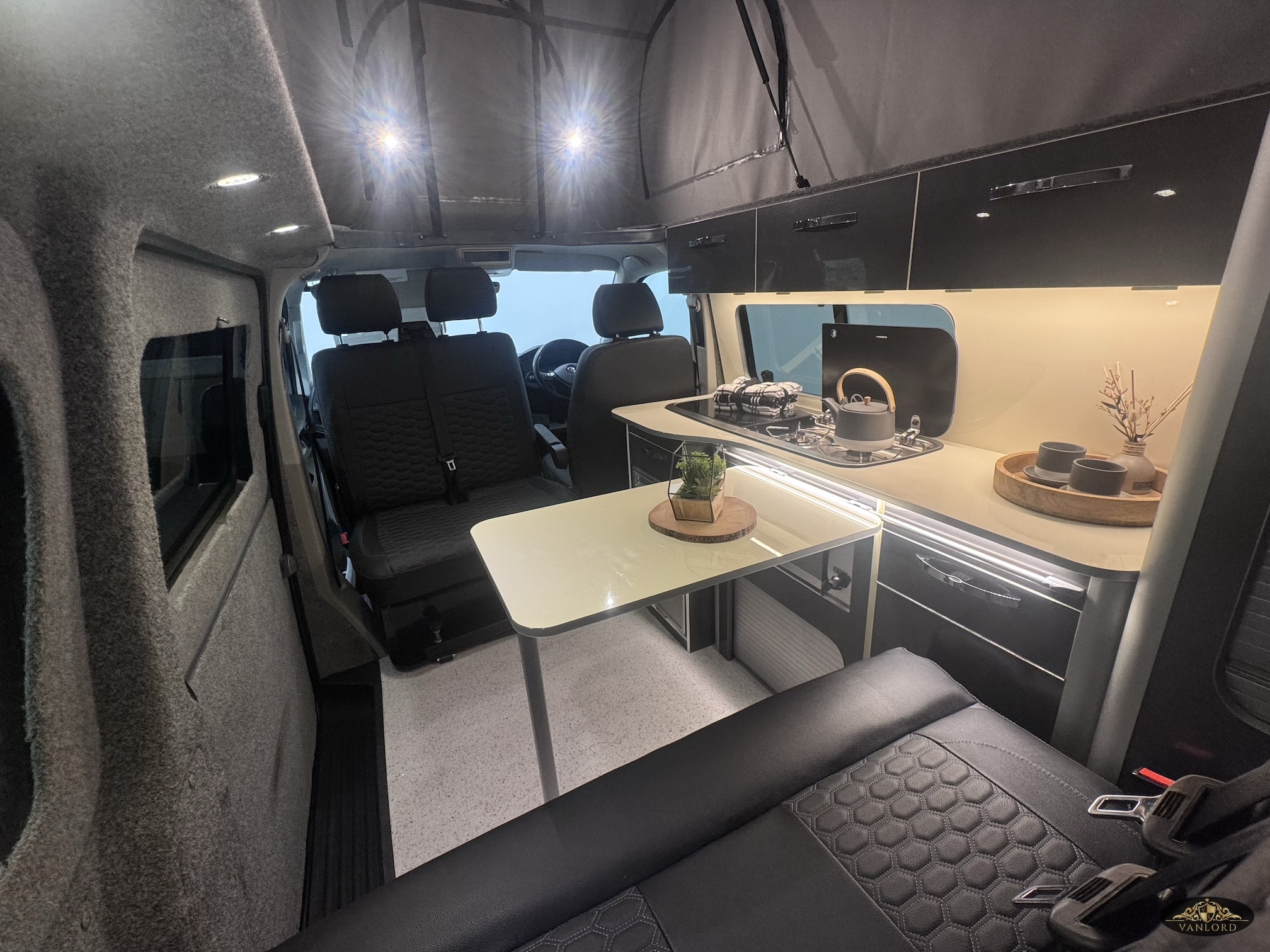 2016 VW Transporter T6 Highline Camper T28 5Sp Manual 102BHP Euro6 SWB - Image 28