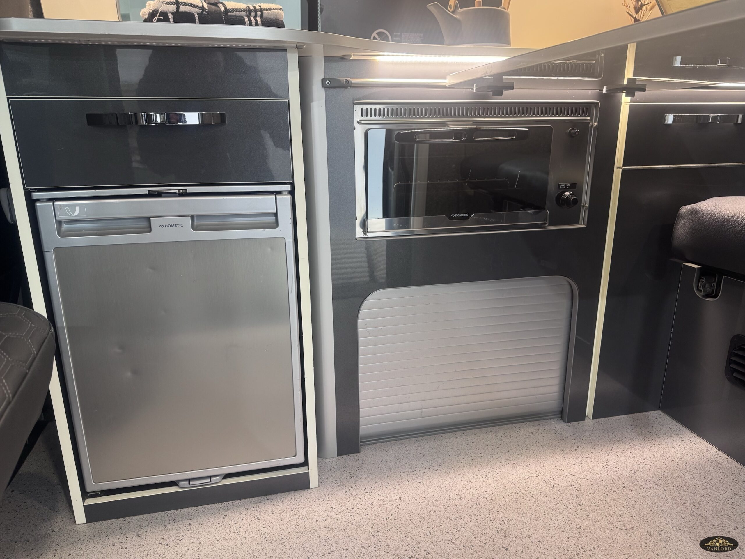 2016 VW Transporter T6 Highline Camper T28 5Sp Manual 102BHP Euro6 SWB - Image 32