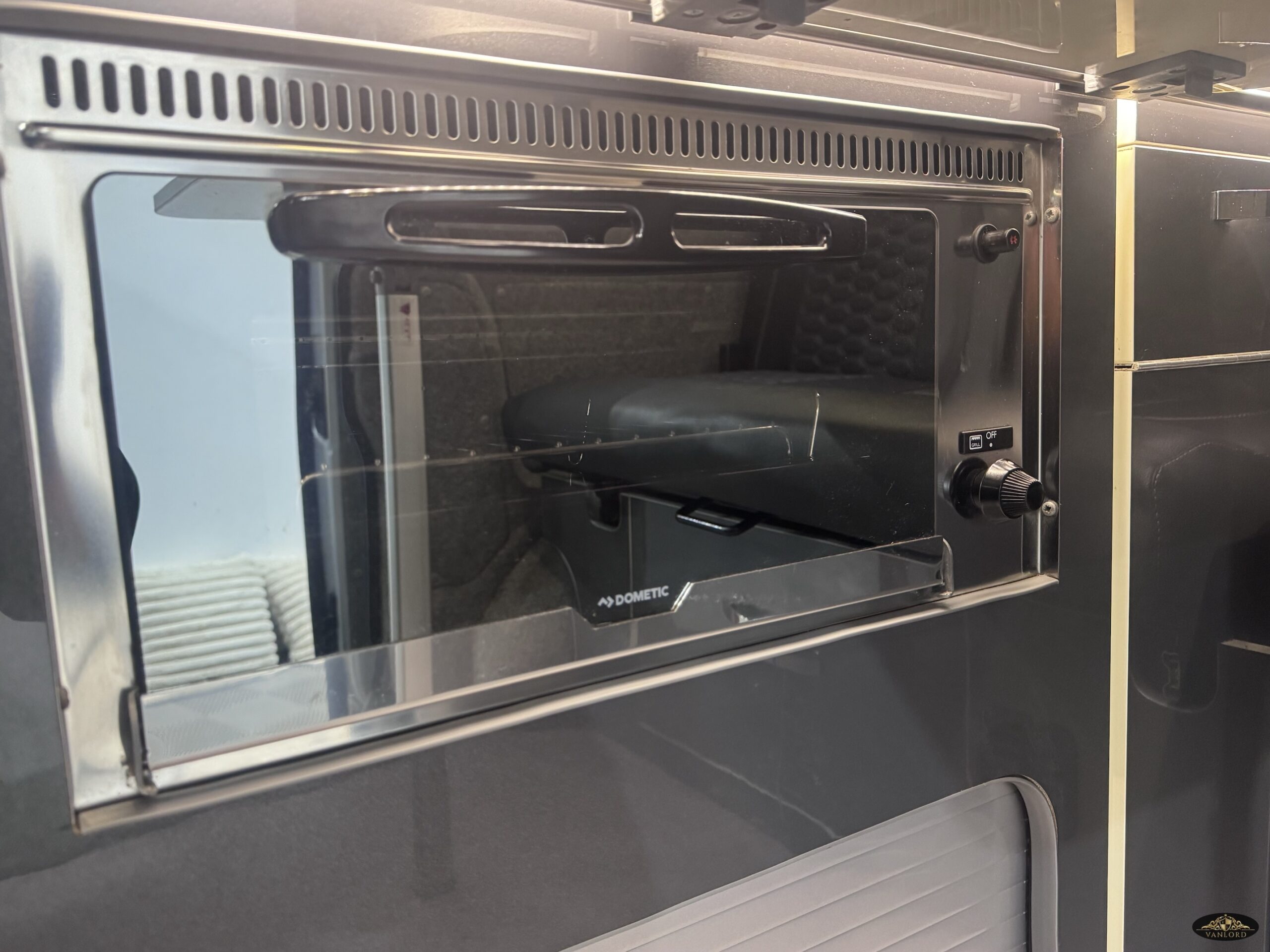 2016 VW Transporter T6 Highline Camper T28 5Sp Manual 102BHP Euro6 SWB - Image 35