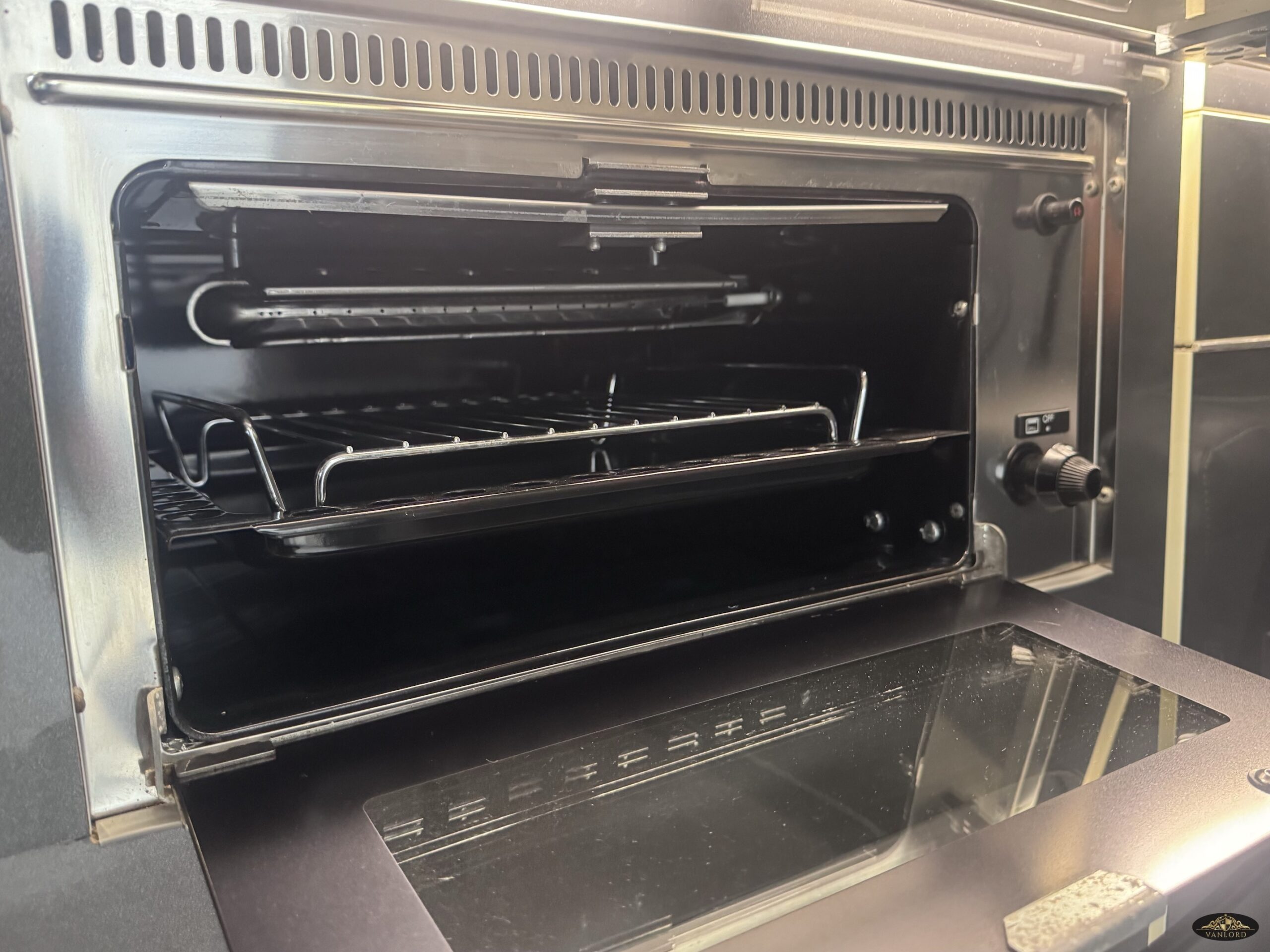 2016 VW Transporter T6 Highline Camper T28 5Sp Manual 102BHP Euro6 SWB - Image 36