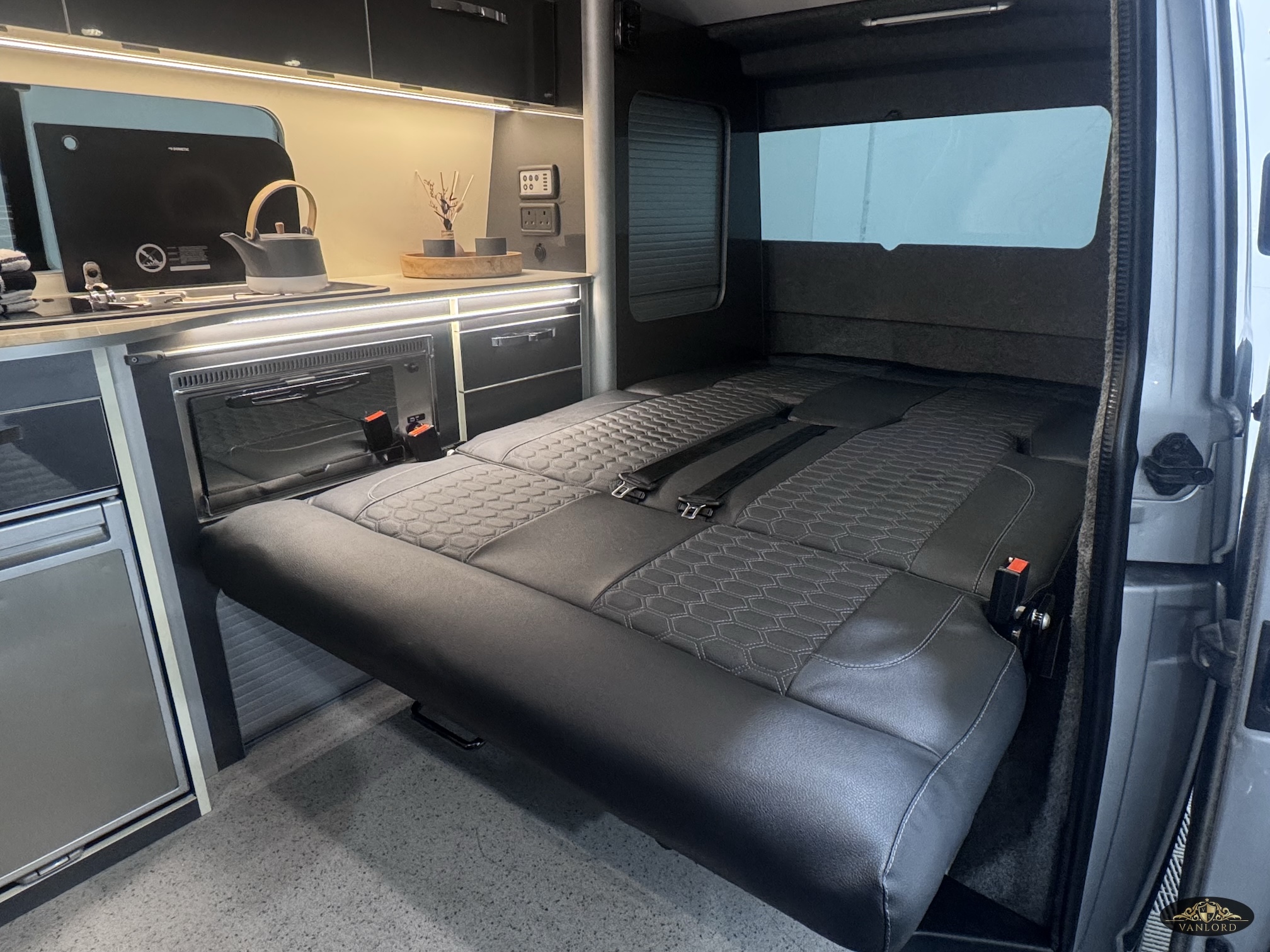 2016 VW Transporter T6 Highline Camper T28 5Sp Manual 102BHP Euro6 SWB - Image 39