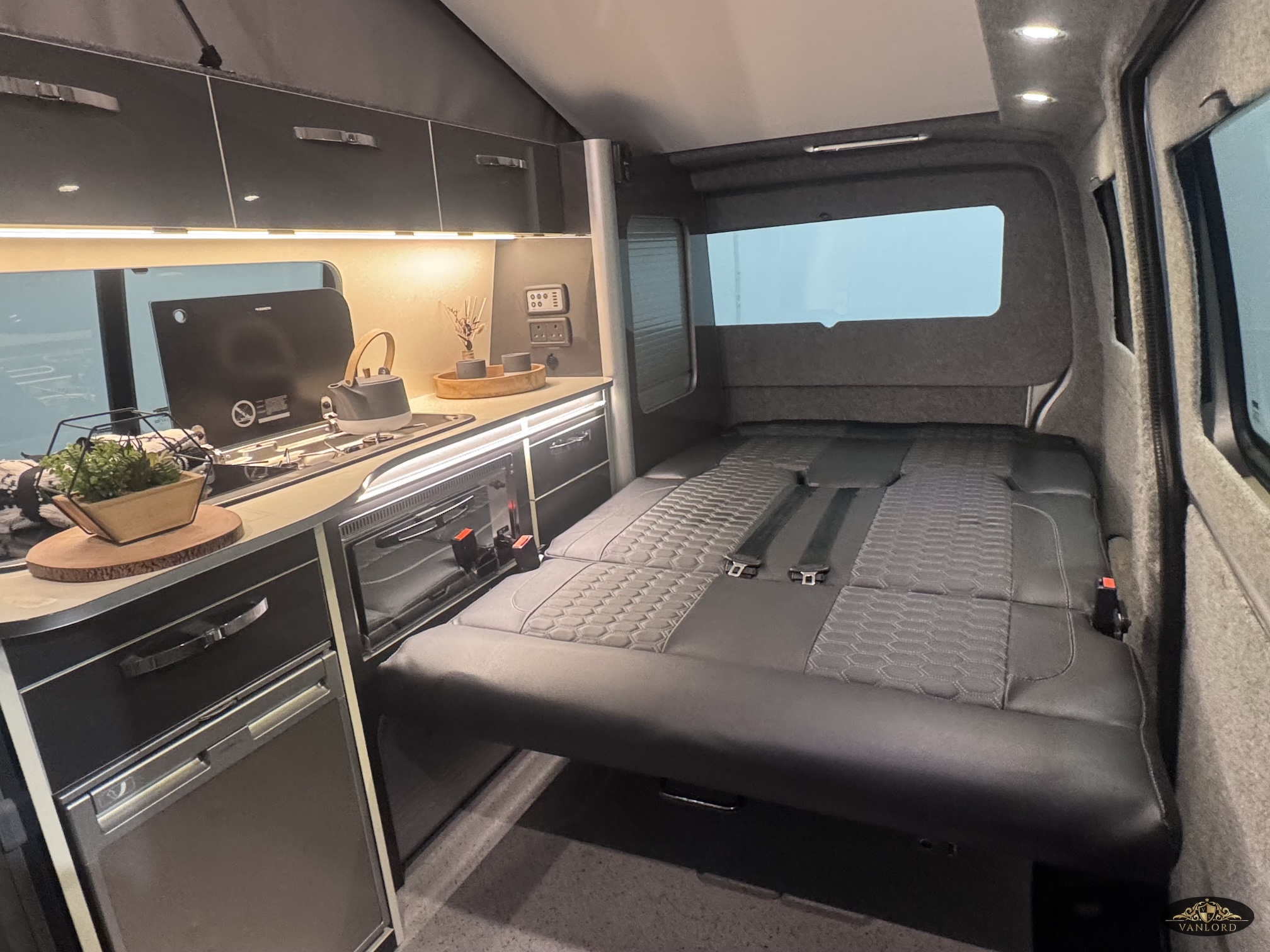 2016 VW Transporter T6 Highline Camper T28 5Sp Manual 102BHP Euro6 SWB - Image 40