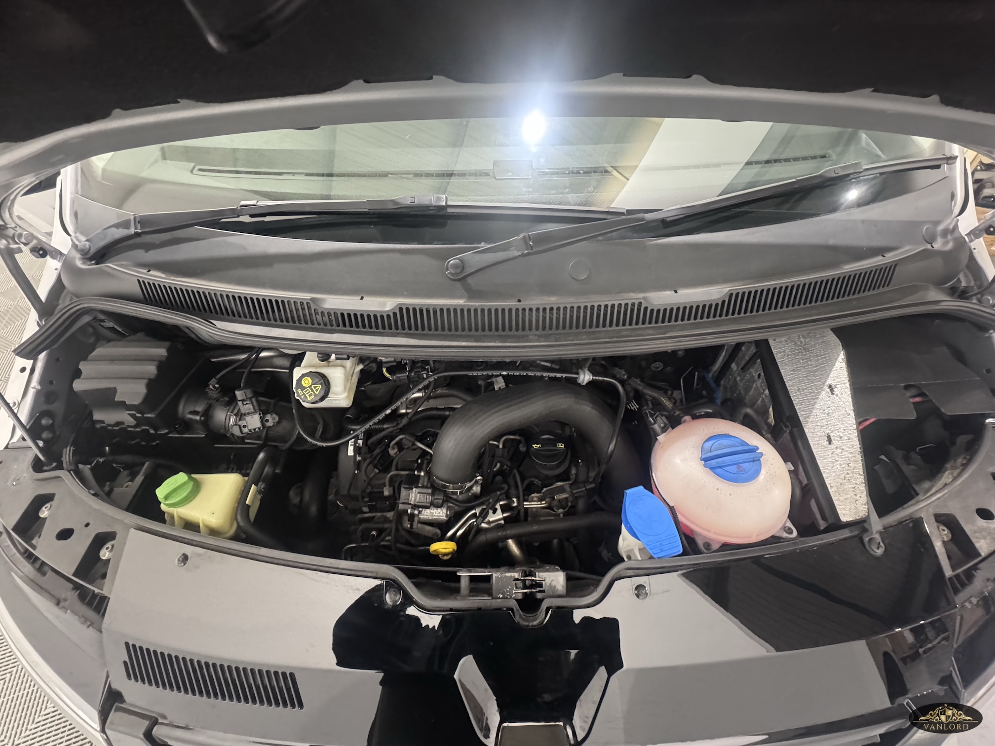 2016 VW Transporter T6 Highline Camper T28 5Sp Manual 102BHP Euro6 SWB - Image 12